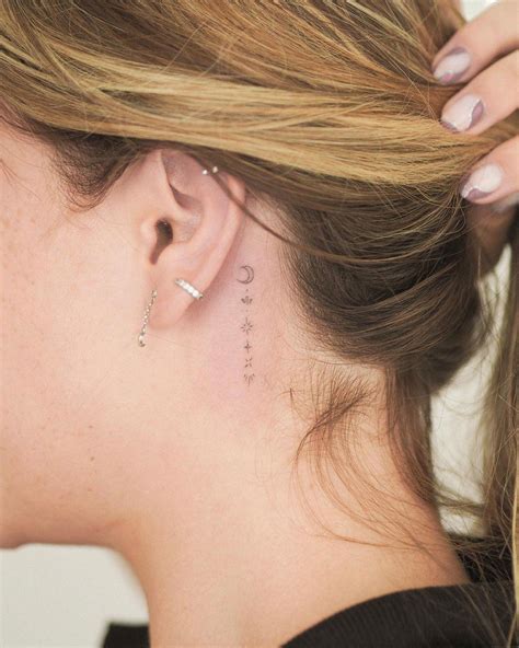 diseños para el cuello tattoo|Tatuajes en el cuello para mujer: 30 diseños actuales。